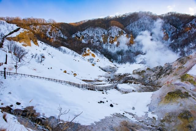 หุบเขานรกจิโกกุดานิ (Jigokudani)