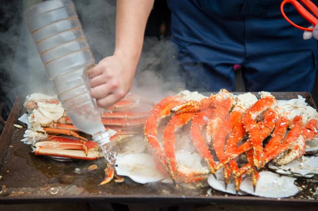 ตลาดปลาซึกิจิ (Tsukiji Market)