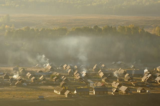หมู่บ้านเหอมู่ (Hemu Village)