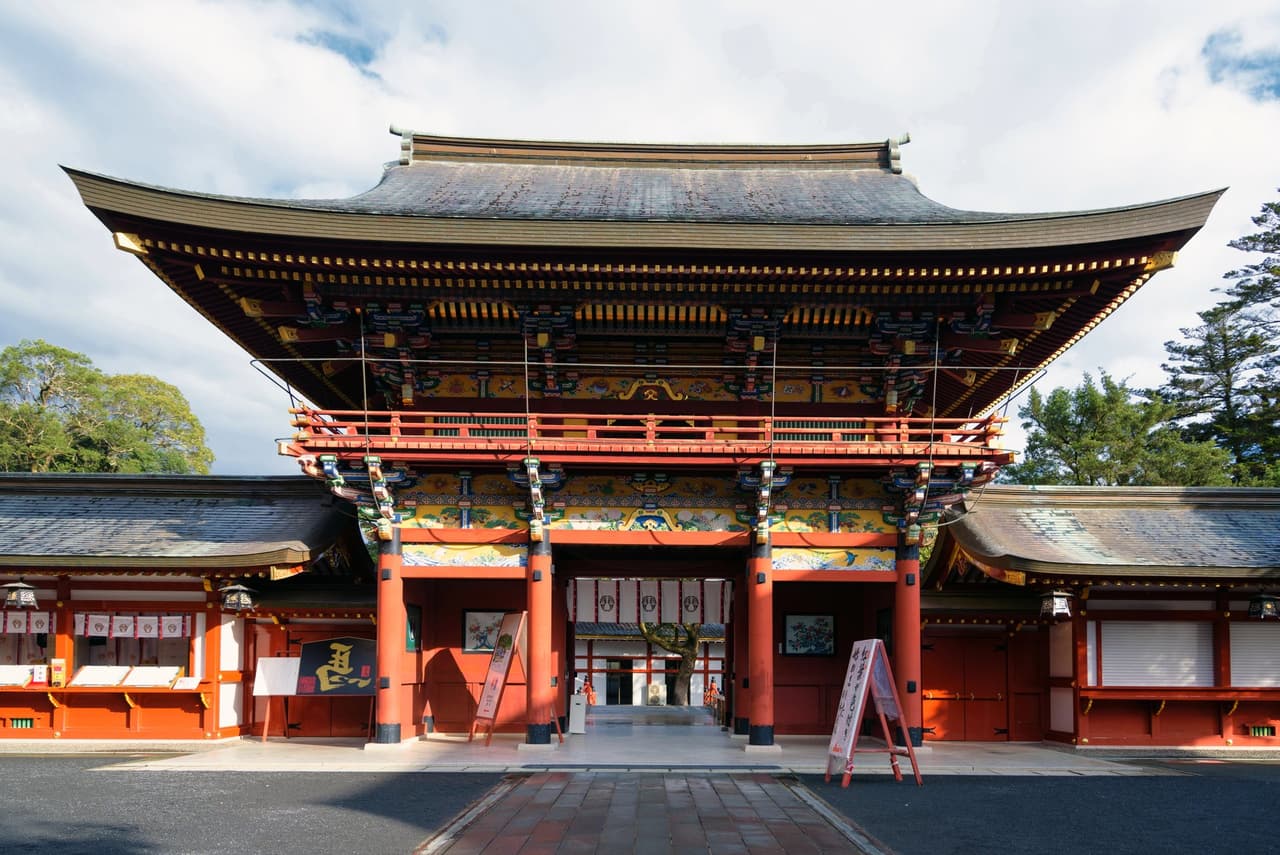 ศาลเจ้ายูโทะคุอินาริ (Yutoku Inari Shrine)