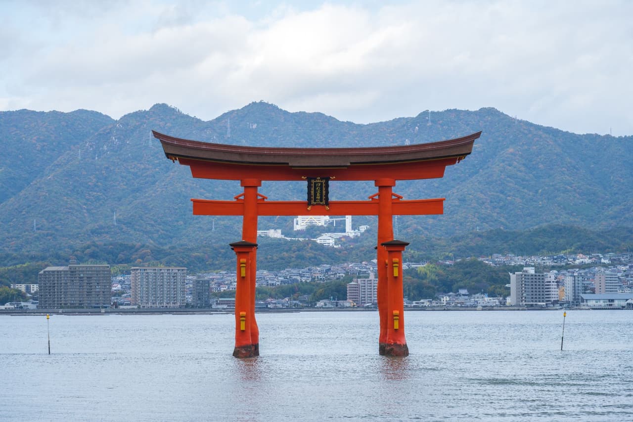 เกาะมิยาจิม่า (Miyajima)